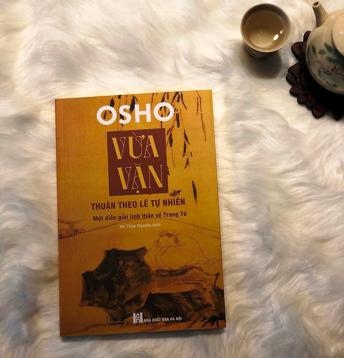 Bìa sách VỪA VẶN - OSHO - Vừa Vặn: Thuận Theo Lẽ Tự Nhiên - Một Diễn Giải Tinh Thần Về Trang Tử