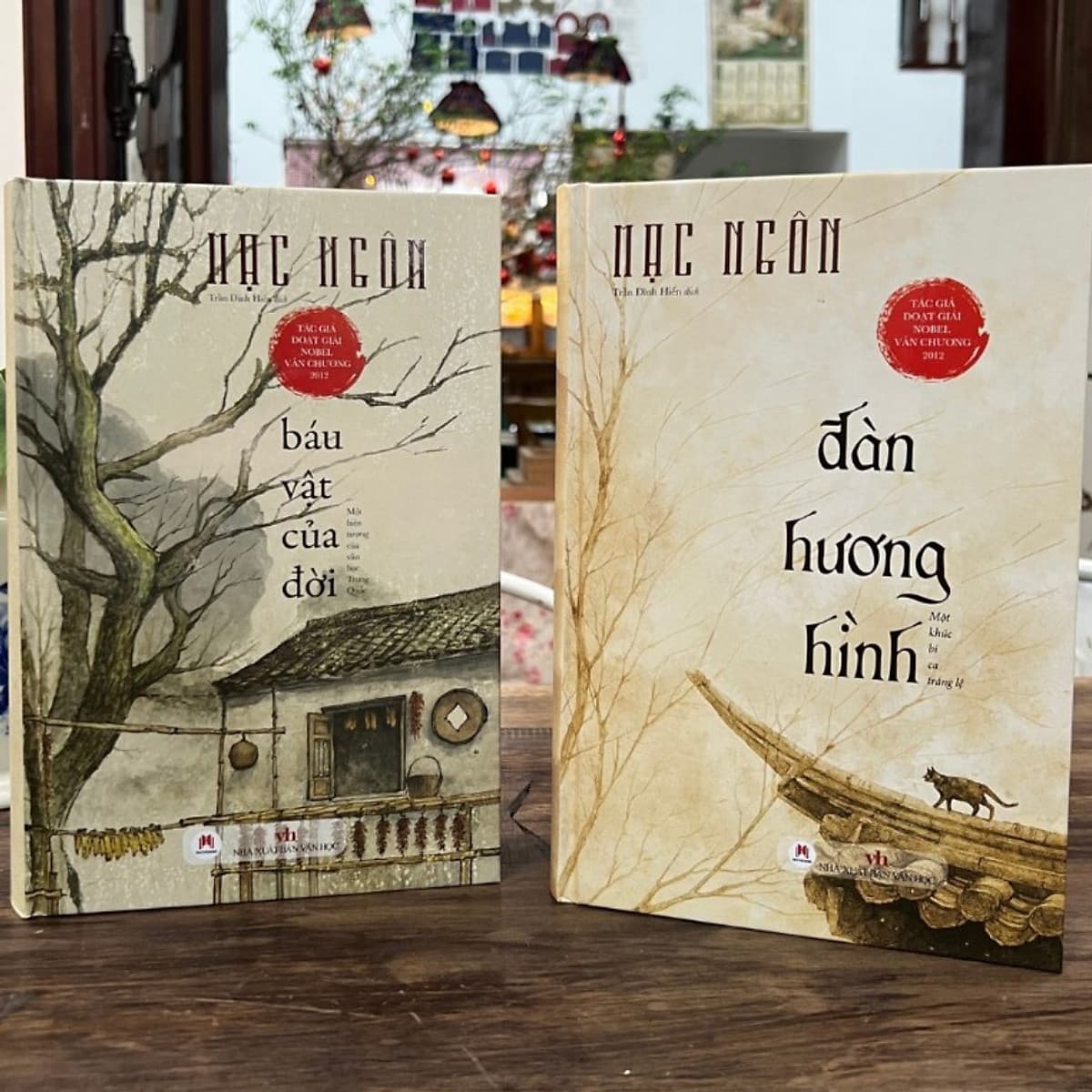 Bìa sách Combo 2 cuốn Mạc Ngôn: ĐÀN HƯƠNG HÌNH + BÁU VẬT CỦA ĐỜI - Bìa cứng - Tác giả đoạt giải Nobel văn chương 2012 - Trần Đình Hiến dịch - Huy Hoàng Bookstore