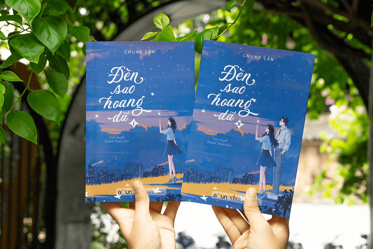 Bìa sách Combo (2 Tập): Đèn Sao Hoang Dã
